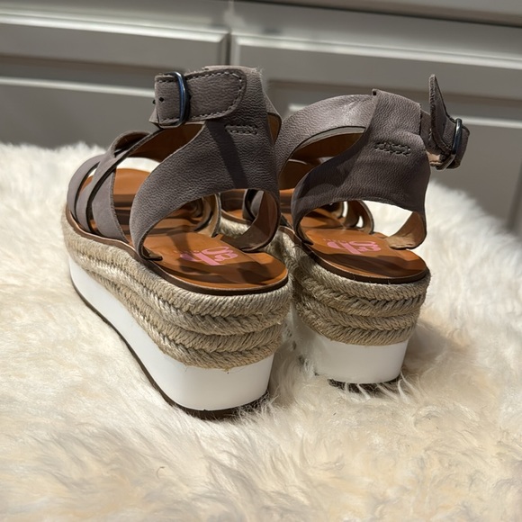 Girls' Joriee Espadrille Platform Wedge Sandals (Youth) - Picture 3 of 6